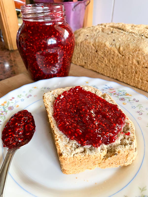 Untado con dulce de frambuesa casero